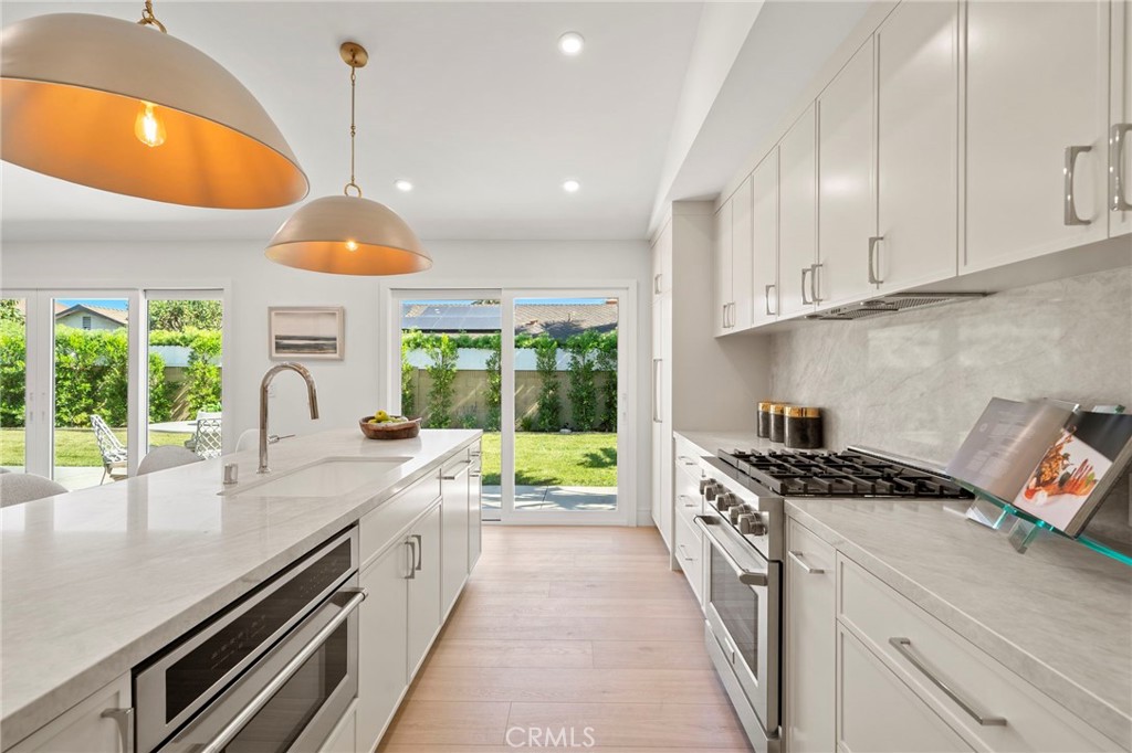Chef's dream quartz kitchen - 20852 Farnsworth Lane, Huntington Beach CA 92646 - photo 11