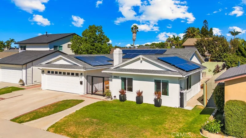20862 Lancelot Lane, Huntington Beach, CA 92646