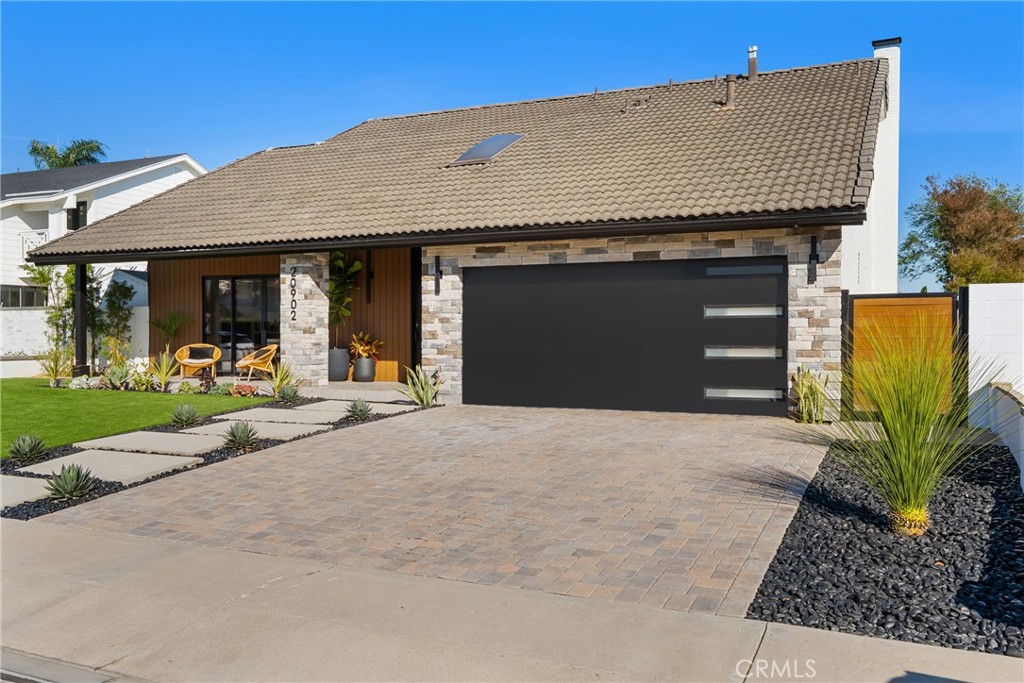 20902 Balgair, Huntington Beach CA 92646 - photo 2