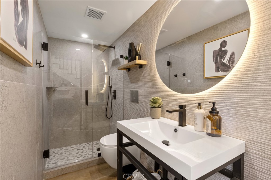 down stairs bathroom - 20902 Balgair, Huntington Beach CA 92646 - photo 12
