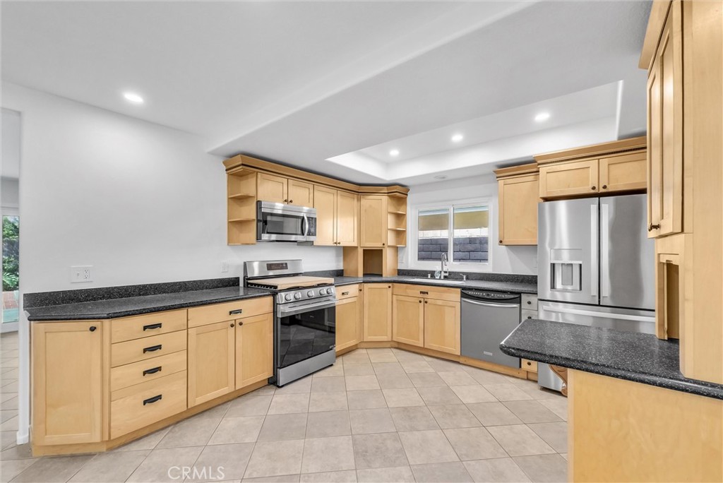21061 Miramar Lane, Huntington Beach CA 92646 - photo 11