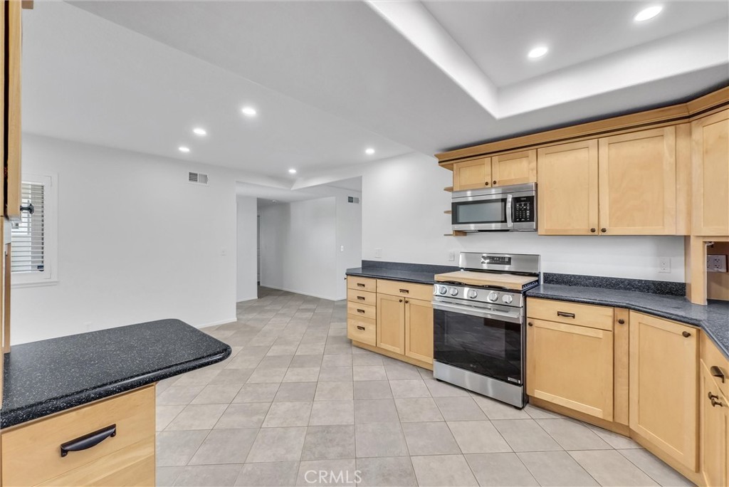 21061 Miramar Lane, Huntington Beach CA 92646 - photo 12