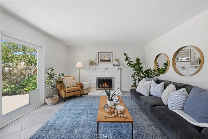 21061 Miramar Ln, Huntington Beach, CA 92646