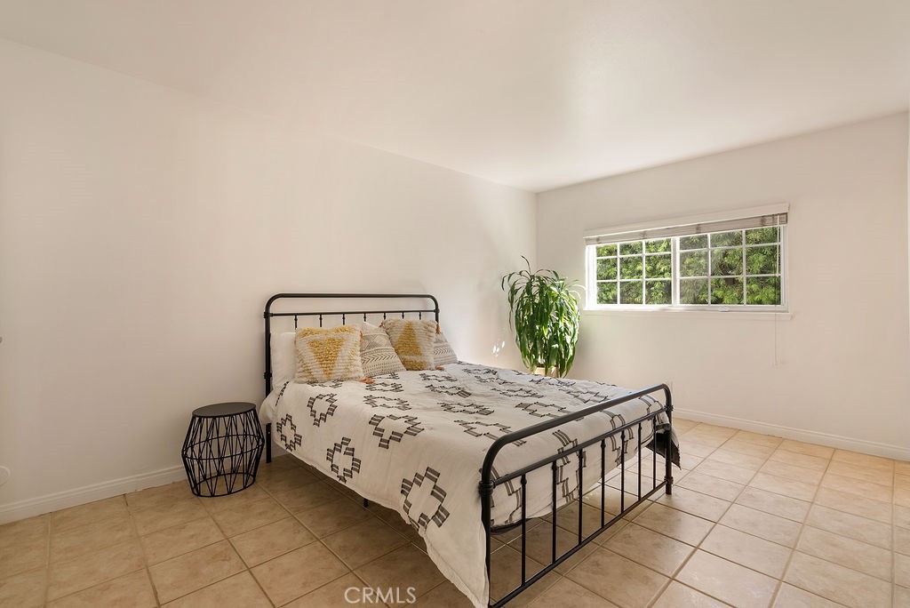 First floor bedroom - 21072 Amberwick, Huntington Beach CA 92646 - photo 9