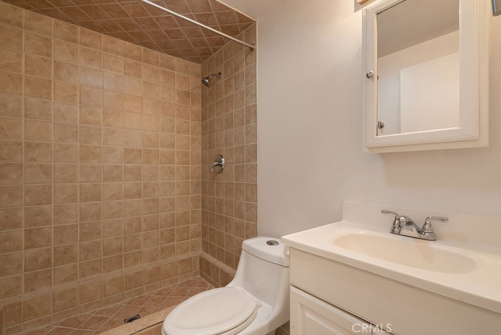 First Floor Bath - 21072 Amberwick, Huntington Beach CA 92646 - photo 11