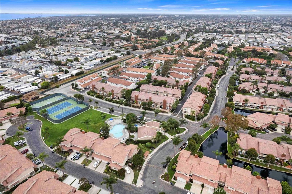 21072 Poolside, Huntington Beach CA 92648 - photo 23