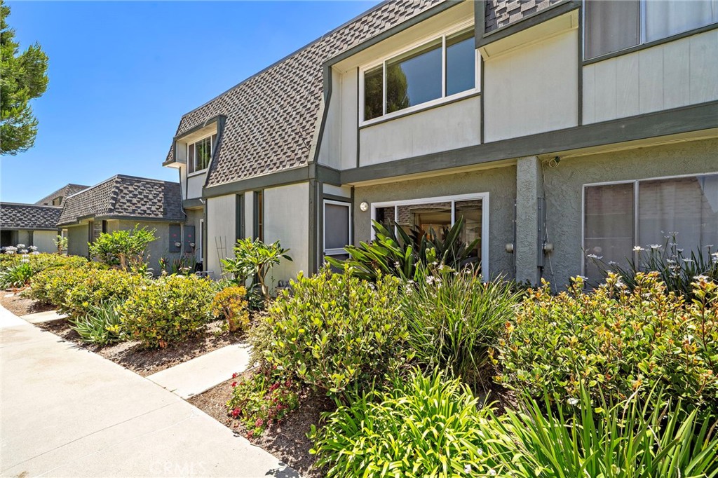 21096 Windchild, Huntington Beach CA 92646 - photo 2