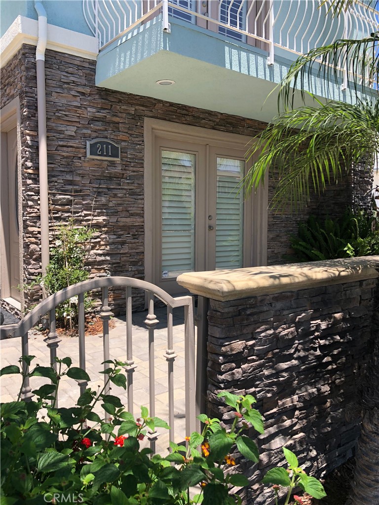 211 7th Street, Huntington Beach CA 92648 - photo 3