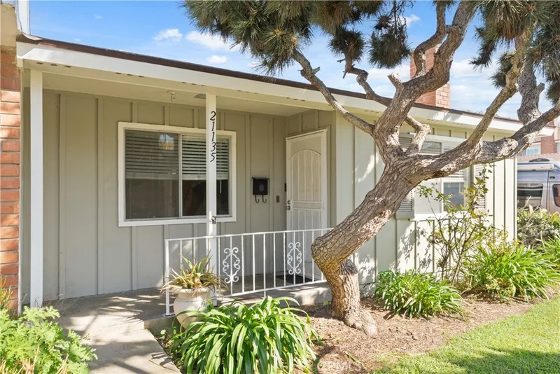 21135 Freeport, Huntington Beach, CA 92646