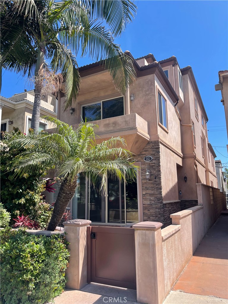 212 9th Street, Huntington Beach CA 92648 - photo 1
