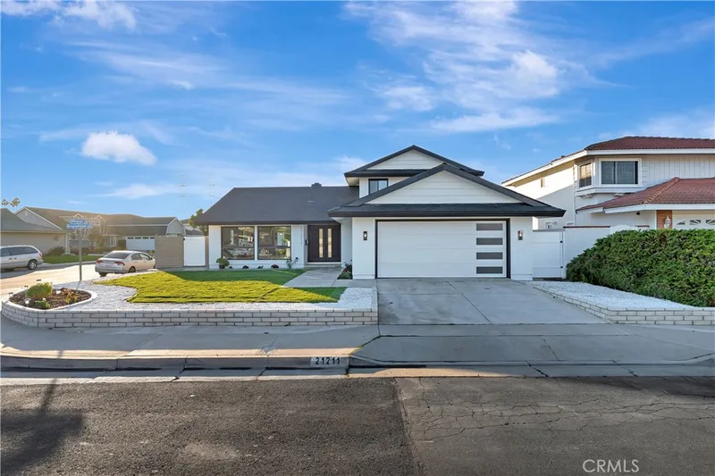 21211 Binghampton Circle, Huntington Beach, CA 92646
