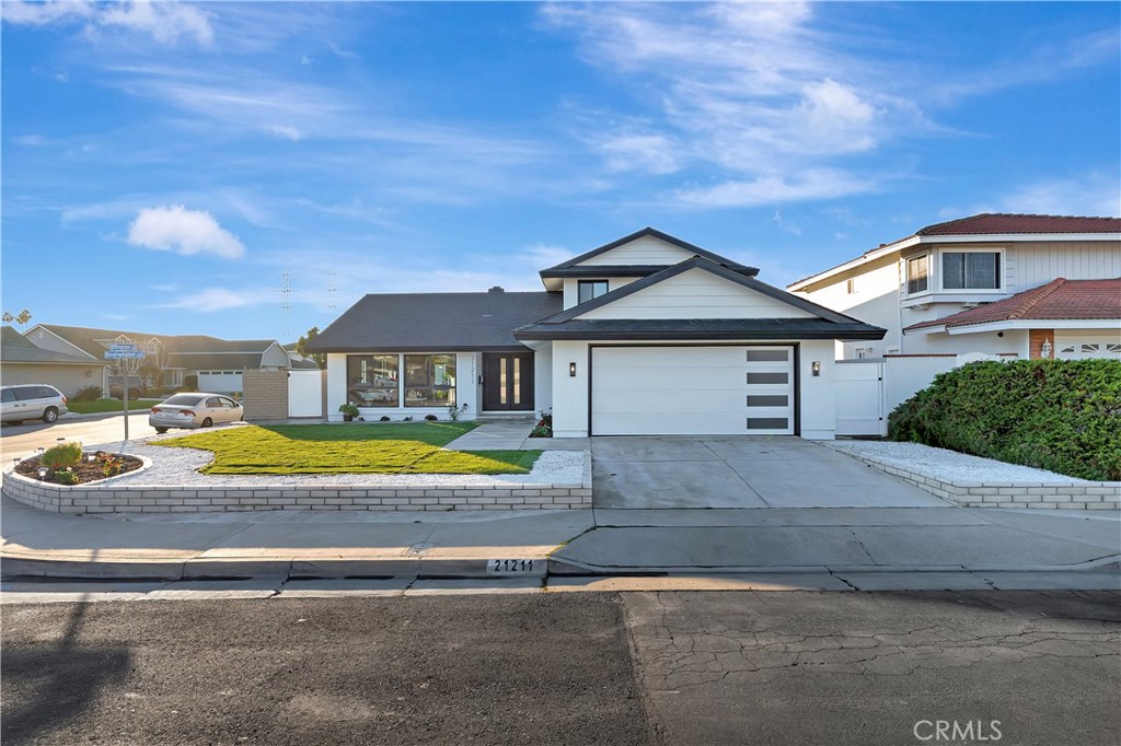 21211 Binghampton Circle, Huntington Beach CA 92646 - photo 1