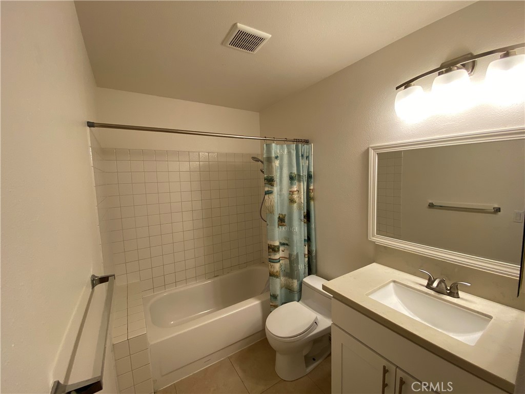 Hall Bath - 21281 Freeport Lane, Huntington Beach CA 92646 - photo 13