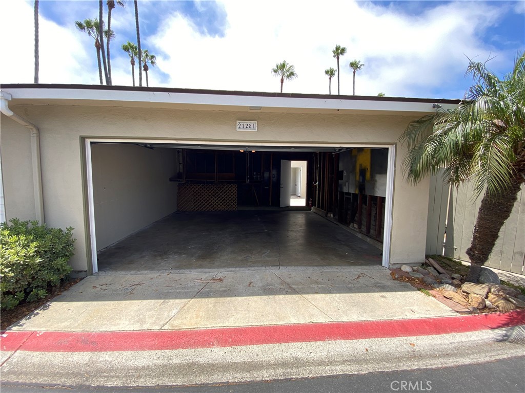 21281 Freeport Lane, Huntington Beach CA 92646 - photo 17
