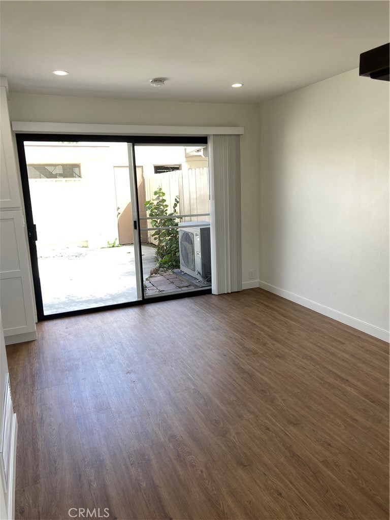Great dining area off the sliding door. - 21292 GREENSPRAY Lane, Huntington Beach CA 92646 - photo 6