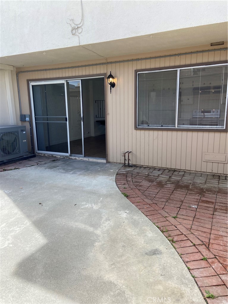 Great sun exposure without being over exposed during the afternoon hours. - 21292 GREENSPRAY Lane, Huntington Beach CA 92646 - photo 11