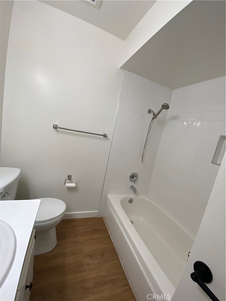 Full bathroom upstairs with shower over tub. Bathroom #1 - 21292 GREENSPRAY Lane, Huntington Beach CA 92646 - photo 17