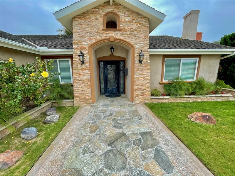 21292 Seaforth Lane, Huntington Beach, CA 92646