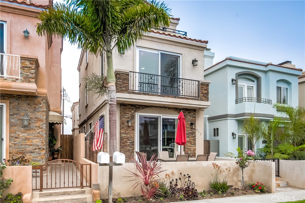 213 Baltimore Avenue, Huntington Beach CA 92648 - photo 1