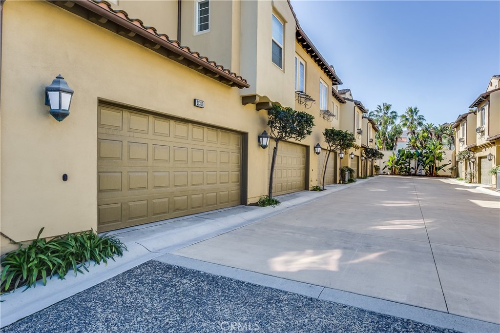 21320 Veleta Circle, Huntington Beach CA 92648 - photo 28