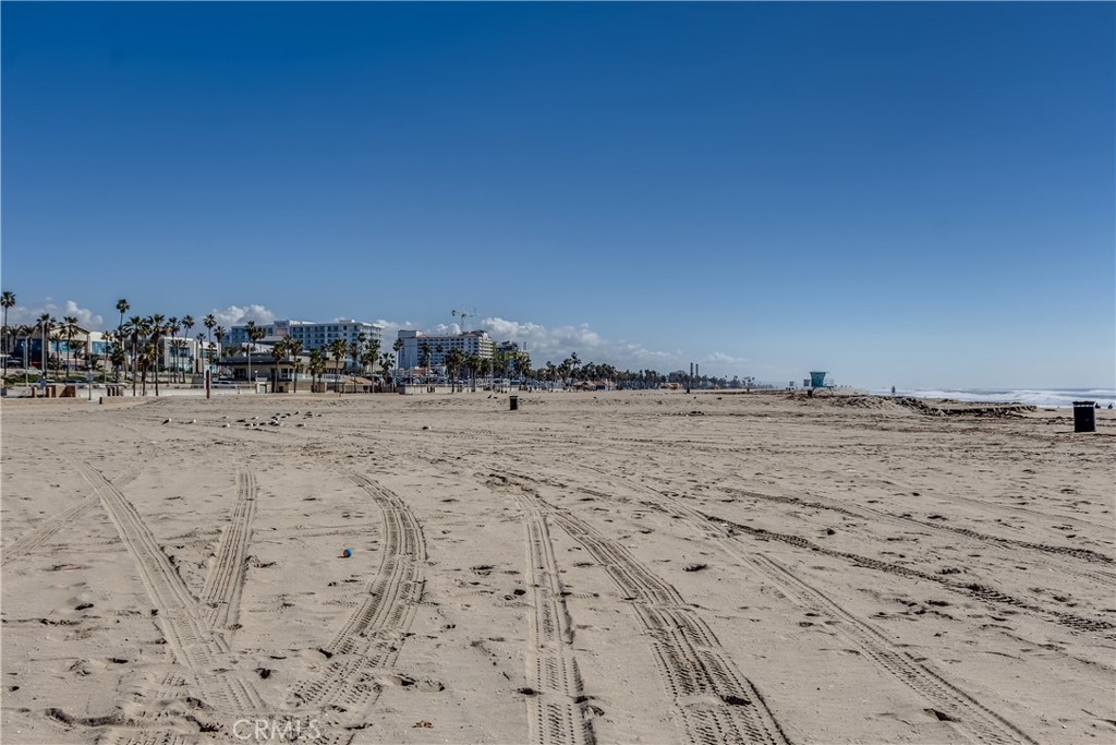 21320 Veleta Circle, Huntington Beach CA 92648 - photo 39