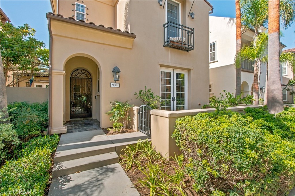 Direct front view of home. - 21322 Balerma, Huntington Beach CA 92648 - photo 53