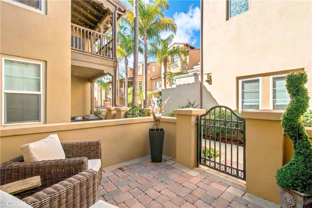 Patio with stone pavers. - 21335 Cieza, Huntington Beach CA 92648 - photo 8