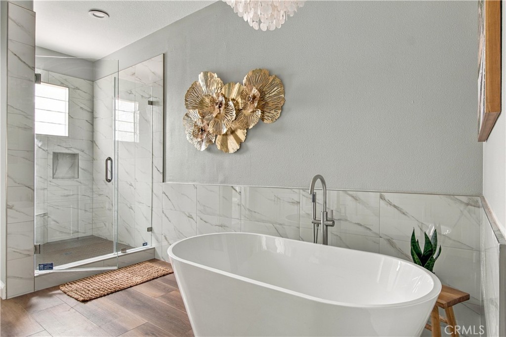 Relax and enjoy the soaking tub. - 21335 Cieza, Huntington Beach CA 92648 - photo 42