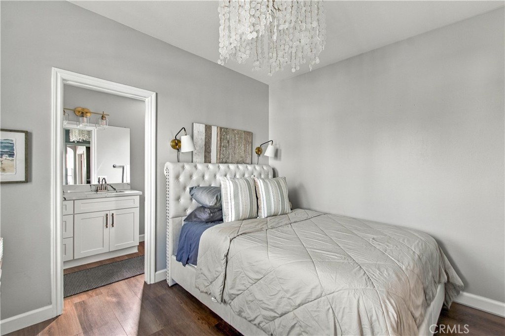 The secondary suite offers its own beautifully appointed bath with walk-in shower - 21335 Cieza, Huntington Beach CA 92648 - photo 45