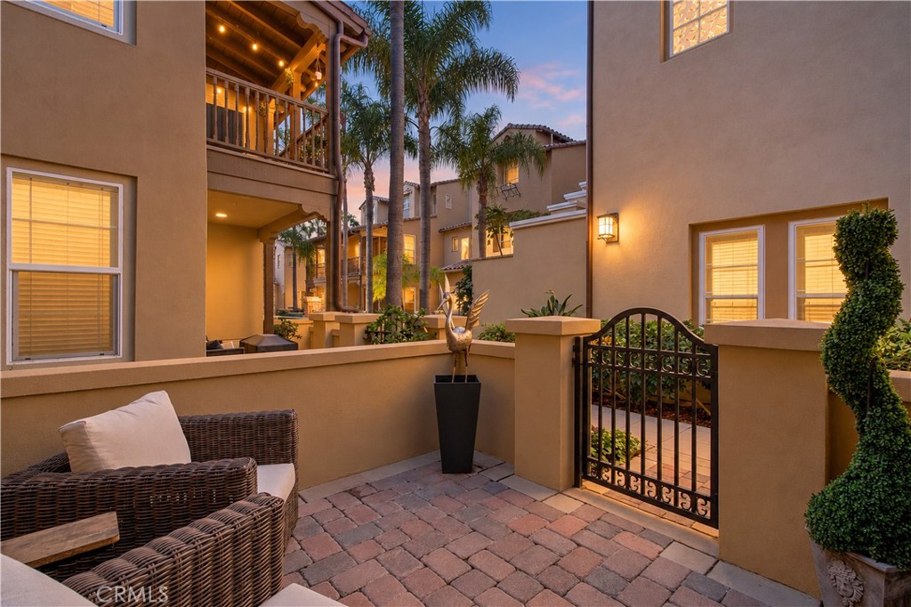 Enjoy HB sunsets from your patio and balcony upstairs. - 21335 Cieza, Huntington Beach CA 92648 - photo 50