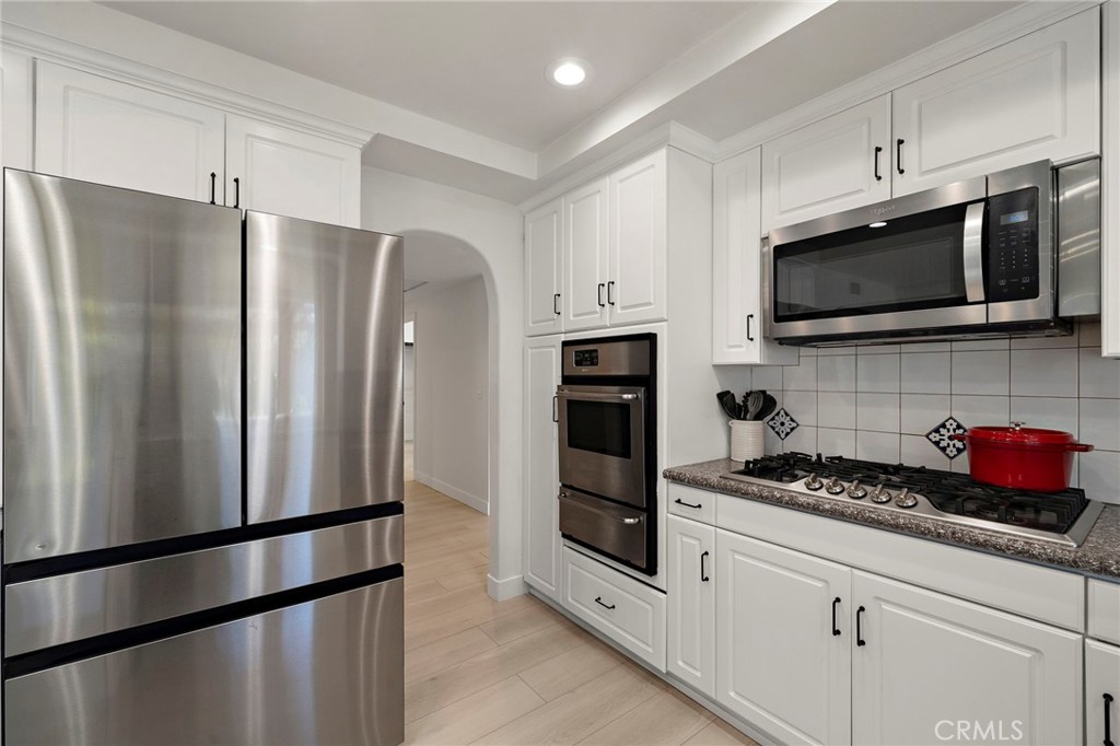 Stainless steal appliances - 21341 Seaforth Lane, Huntington Beach CA 92646 - photo 16