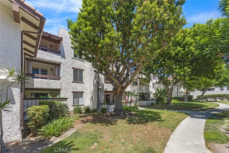 21372 Brookhurst 234, Huntington Beach