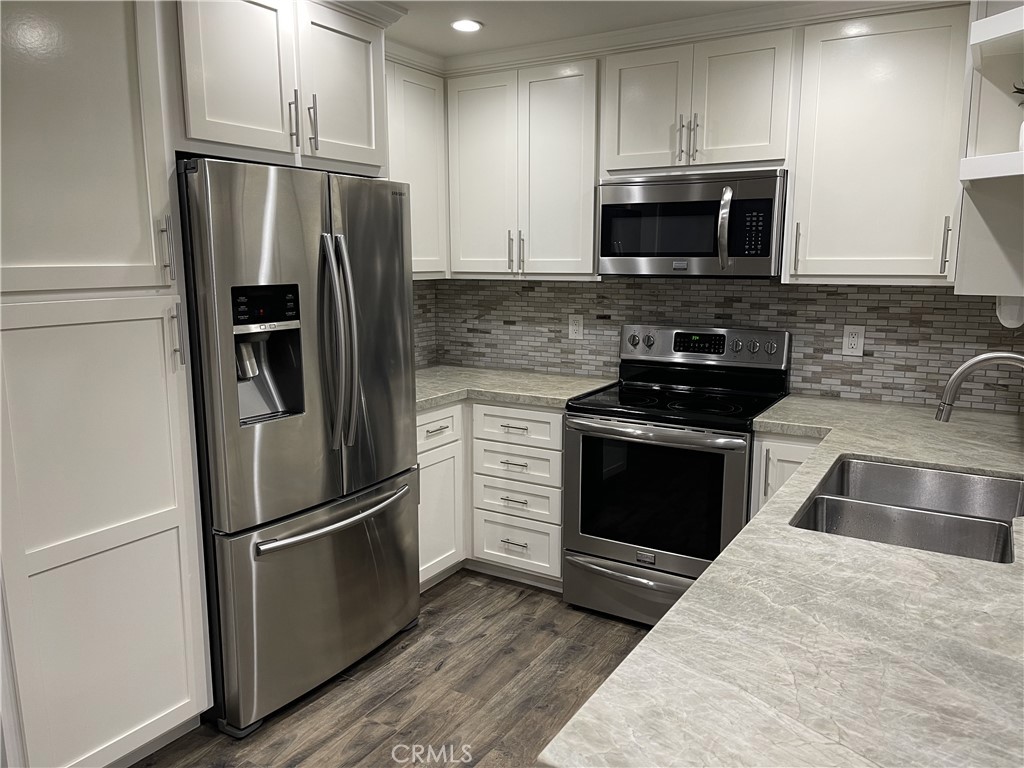 21372 Brookhurst Street 516, Huntington Beach CA 92646 - photo 1