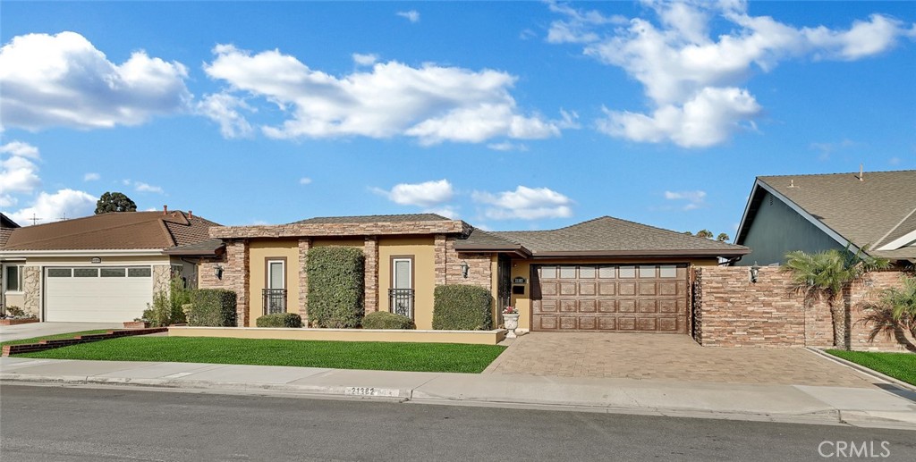 21382 Lemontree, Huntington Beach CA 92646 - photo 1