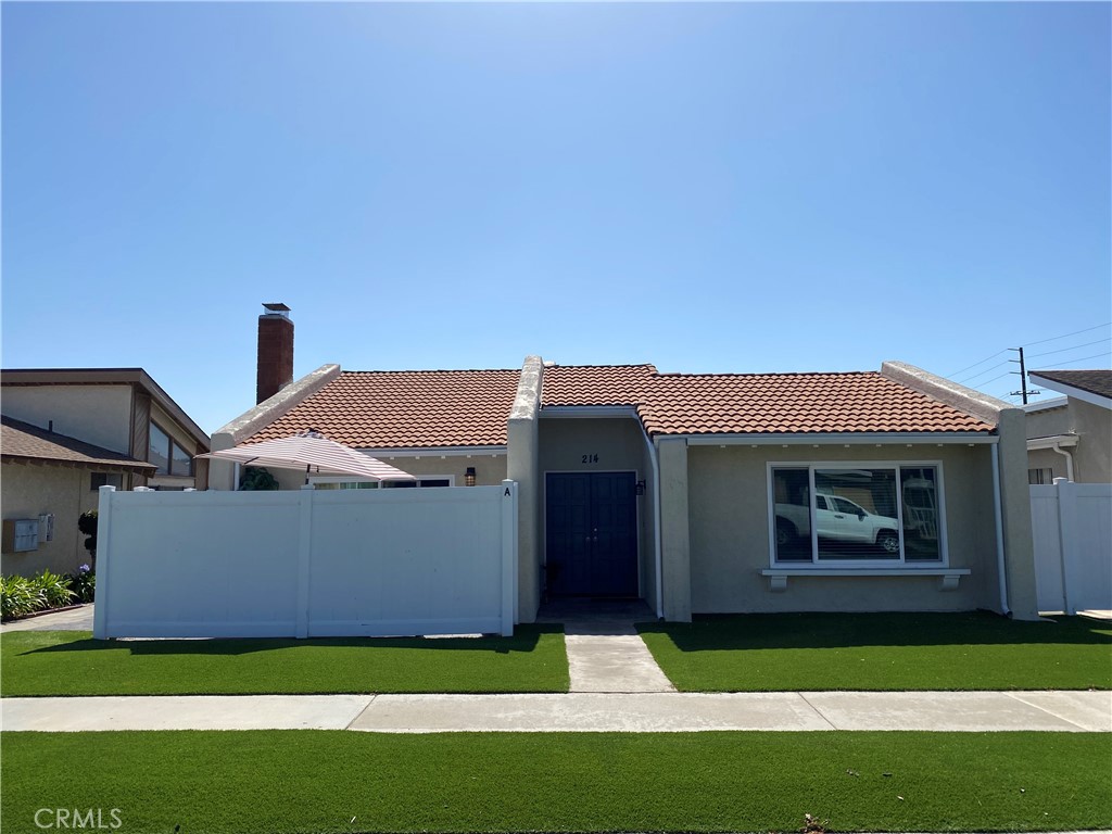 214 Springfield Ave B, Huntington Beach CA 92648 - photo 1