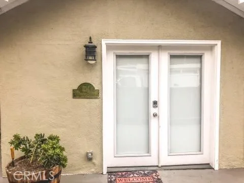 214 Walnut Avenue, Huntington Beach