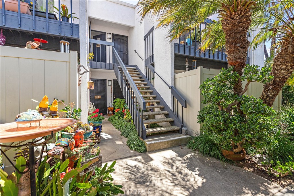 215 Wichita Ave. 306, Huntington Beach CA 92648 - photo 1