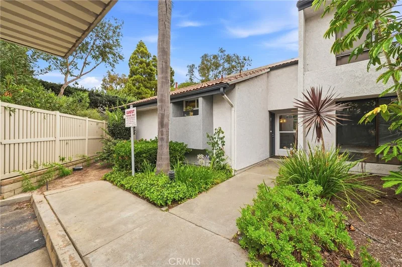 215 Wichita Avenue 409, Huntington Beach, CA 92648