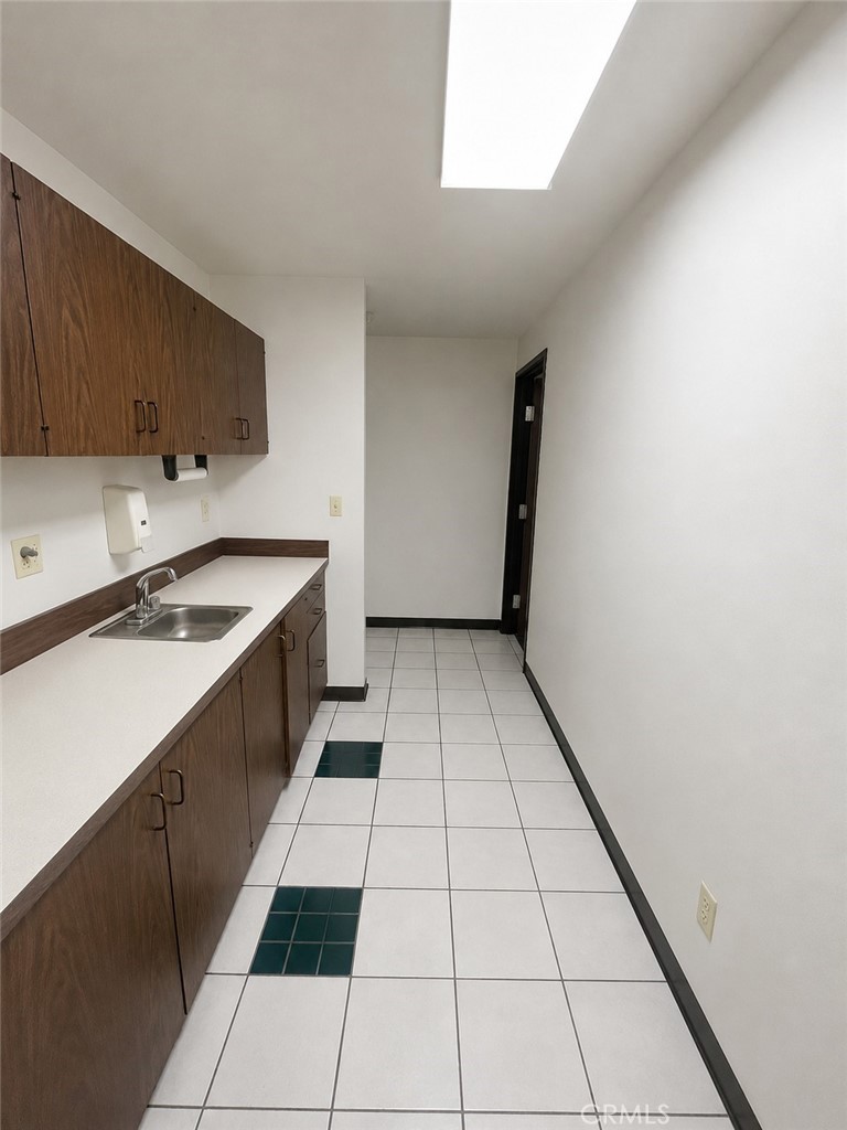 21561 Surveyor 2B, Huntington Beach CA 92646 - photo 10
