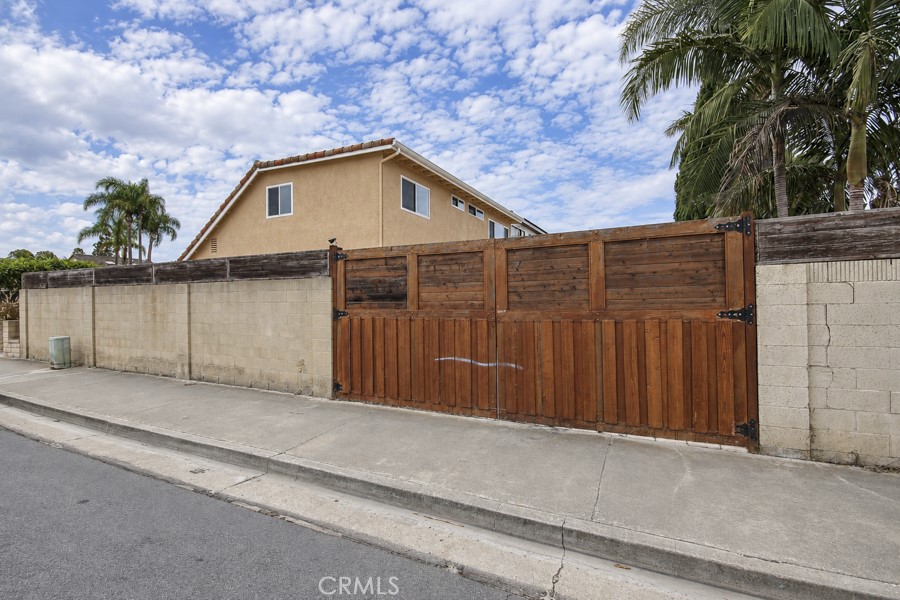 21651 Branta Circle, Huntington Beach CA 92646 - photo 46