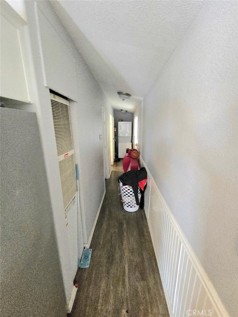 hall way - 21752 Pacific Coast Hwy 7A, Huntington Beach CA 92646 - photo 8