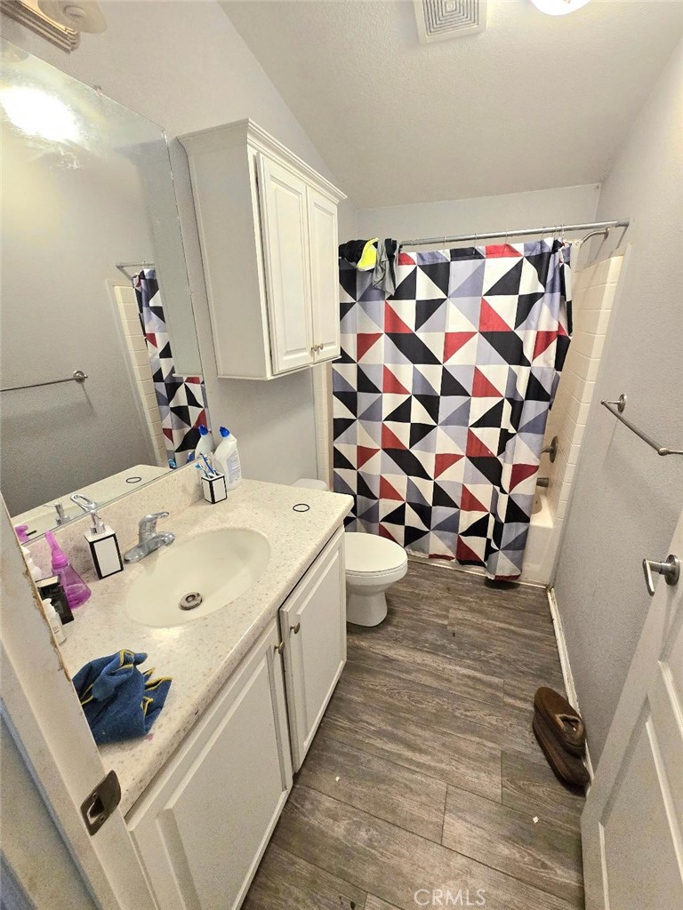 bathroom - 21752 Pacific Coast Hwy 7A, Huntington Beach CA 92646 - photo 13