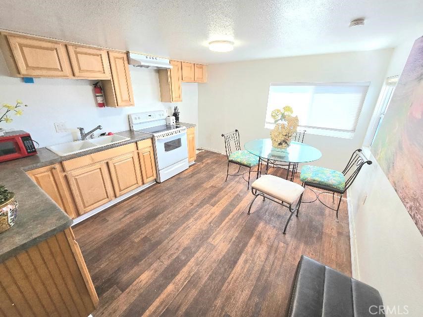 Kitchen - 21752 Pacific Coast Hwy 9, Huntington Beach CA 92646 - photo 14