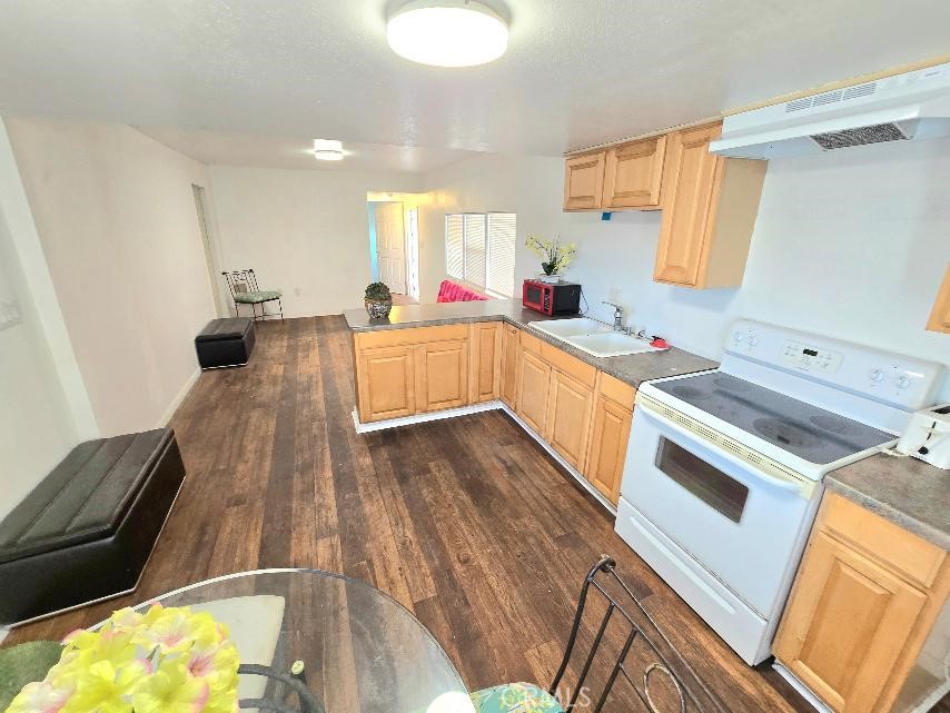 Kitchen - 21752 Pacific Coast Hwy 9, Huntington Beach CA 92646 - photo 15