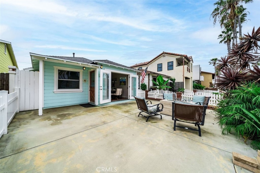 218 11 th street, Huntington Beach CA 92648 - photo 1