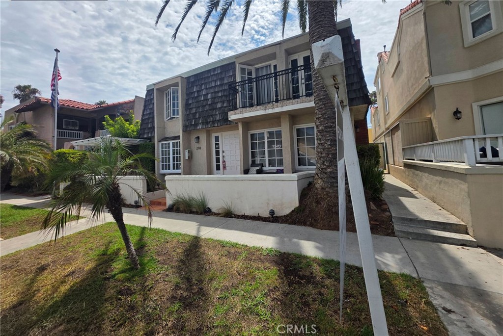 218 16th B, Huntington Beach CA 92648 - photo 2
