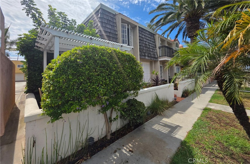 218 16th B, Huntington Beach CA 92648 - photo 3