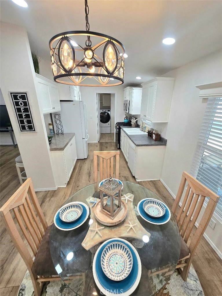 Dinning room - 21851 Newland St. 43, Huntington Beach CA 92646 - photo 17