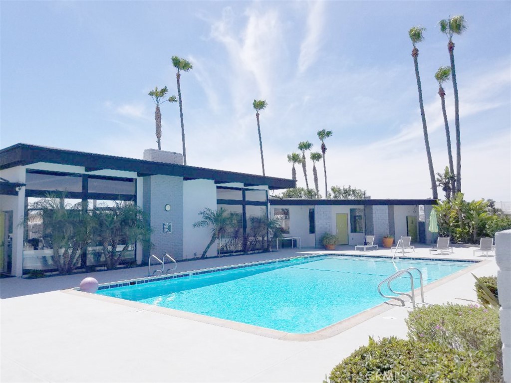 pool - 21851 Newland St. 43, Huntington Beach CA 92646 - photo 55