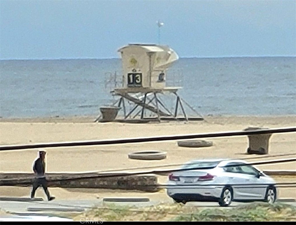 Upper private Deck Views of ocean - 21851 Newland St 66, Huntington Beach CA 92646 - photo 9